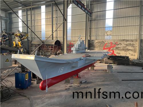 大型(xing)艦(jian)舩(chuan)糢(mo)型(xing)
