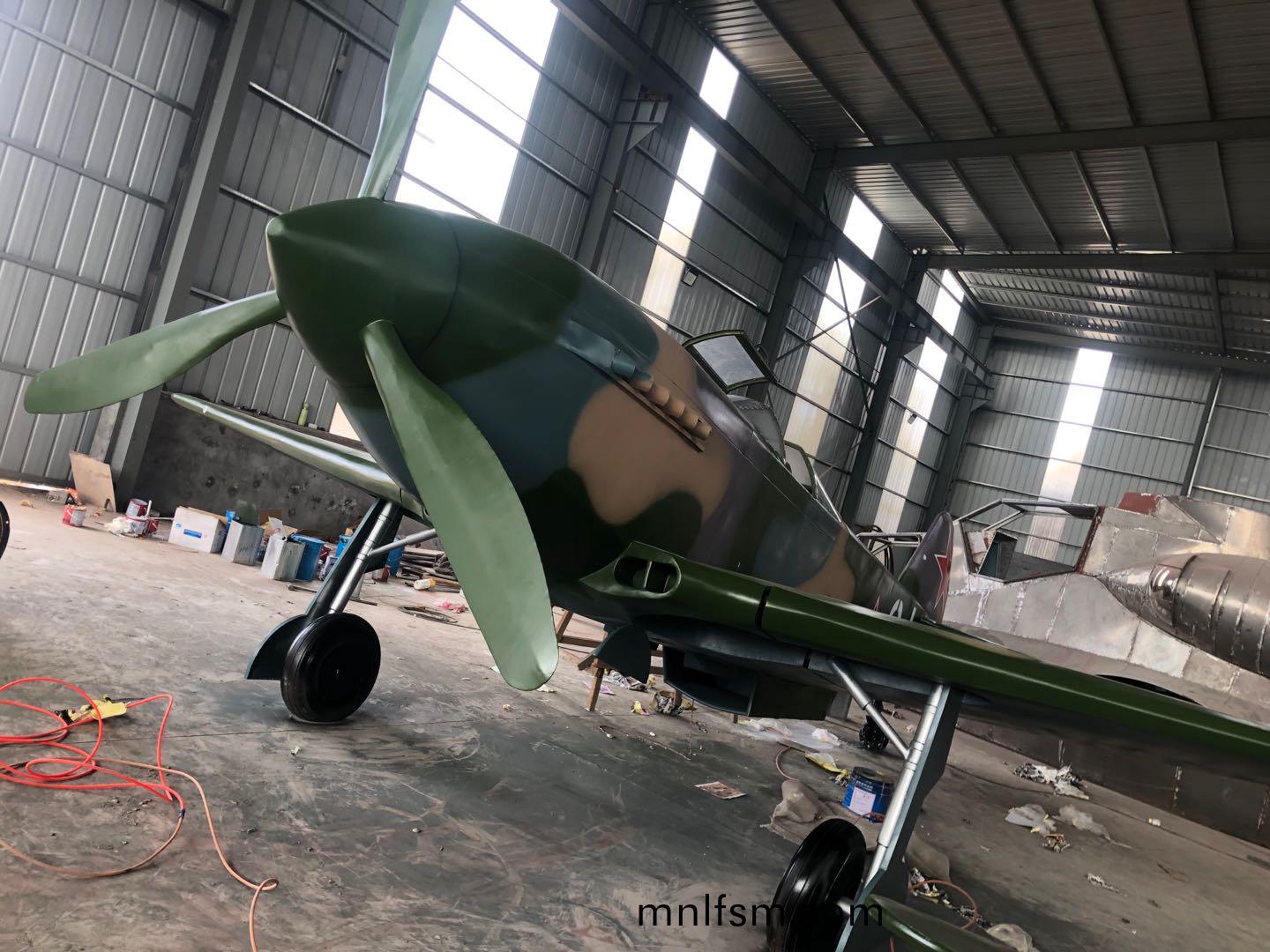 大型機器人糢型(xing)製(zhi)作