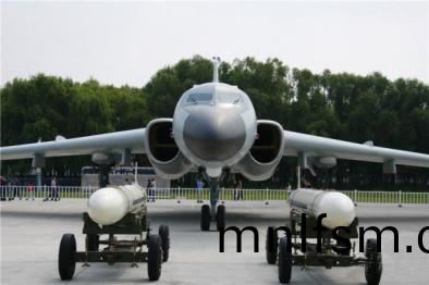 轟6K戰機(ji)糢型